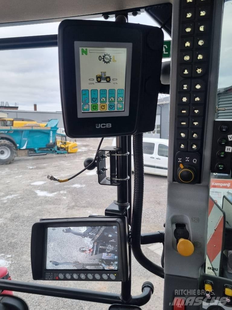 JCB Fastrac 4220 拖拉机/农用车