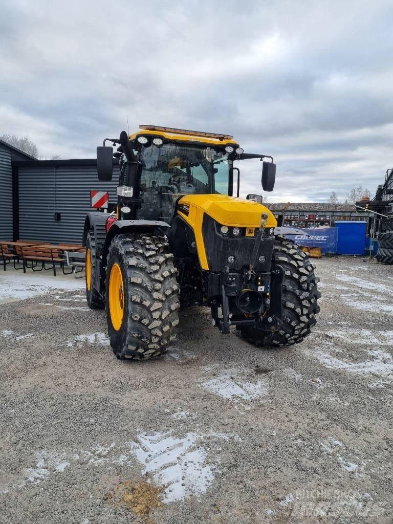 JCB Fastrac 4220 拖拉机/农用车