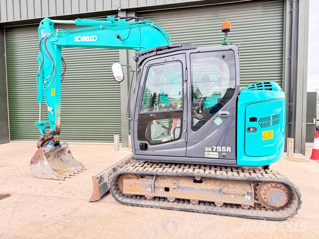 Kobelco SK75SR-7 中型挖掘机