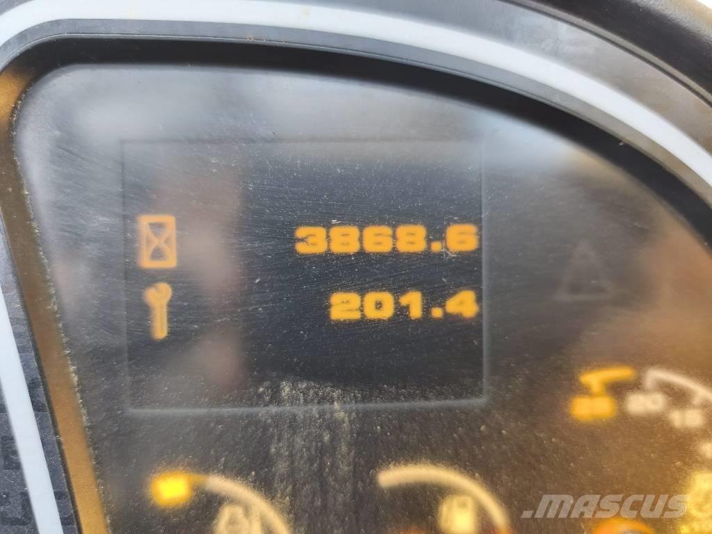 JCB 540-140 伸缩臂叉装车|叉装车