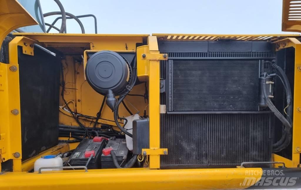 JCB JS 220 LC 履带挖掘机