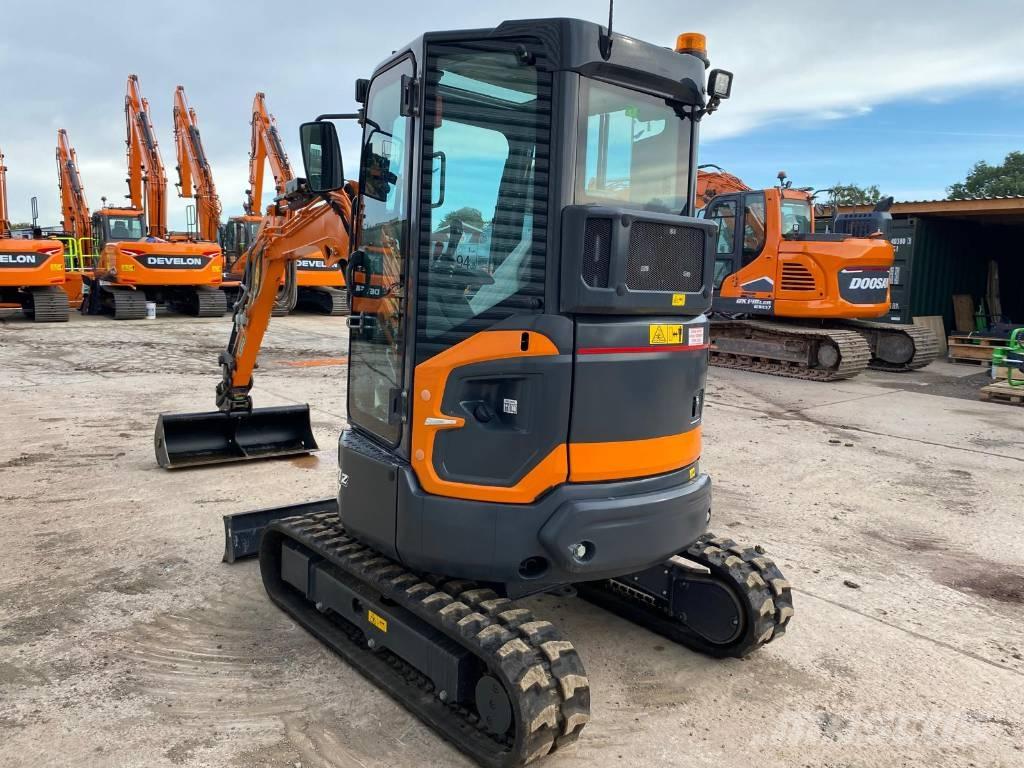 Develon DX 27 Z-7 小型挖掘机