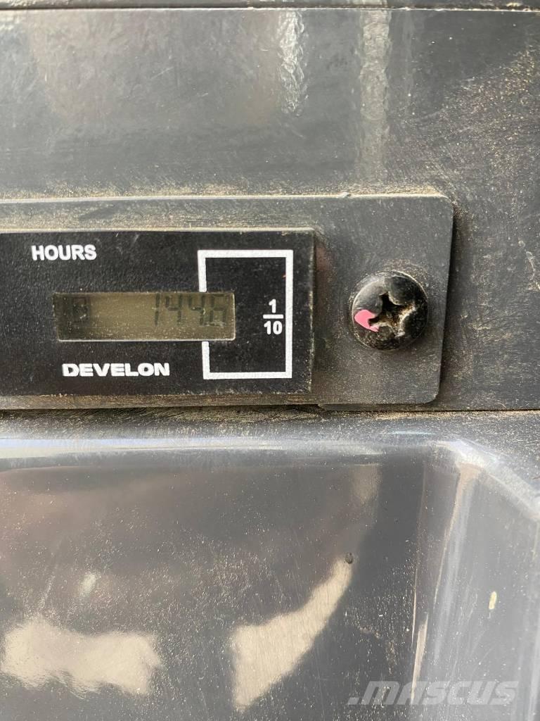 Develon DX 27 Z-7 小型挖掘机