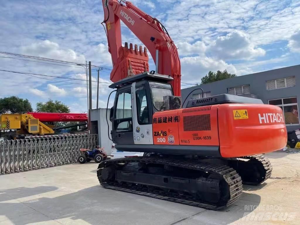 Hitachi ZX200 履带挖掘机