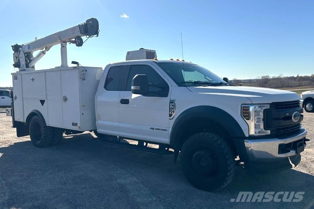 Ford F 550 XL SD 履带起重机