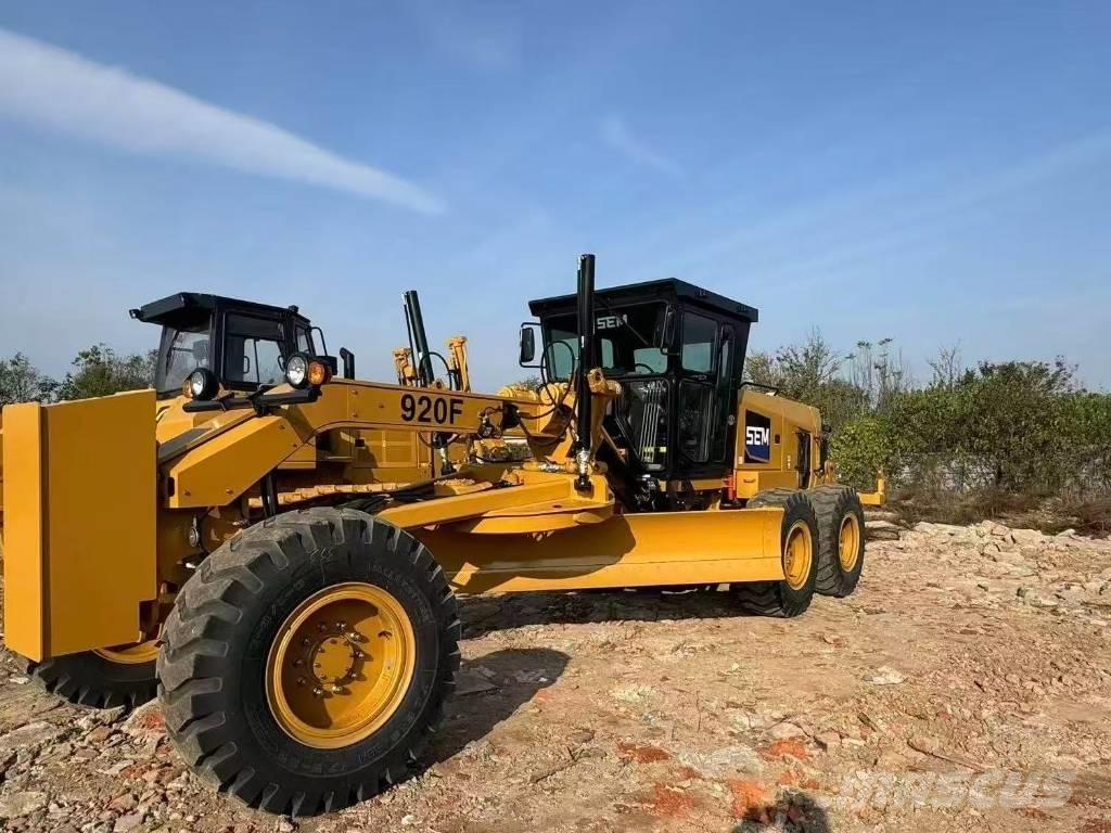 SEM 919 平地机/推土机