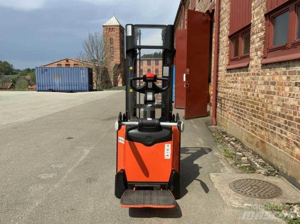 BT SPE 120 L 手推堆垛车