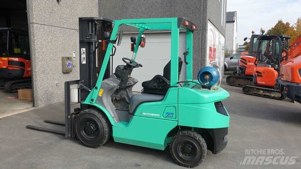 Mitsubishi FGE25NT 天然气叉车