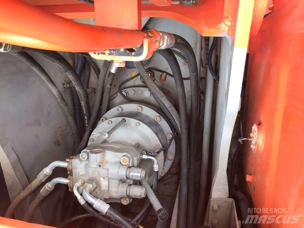 Hitachi zx210 履带挖掘机