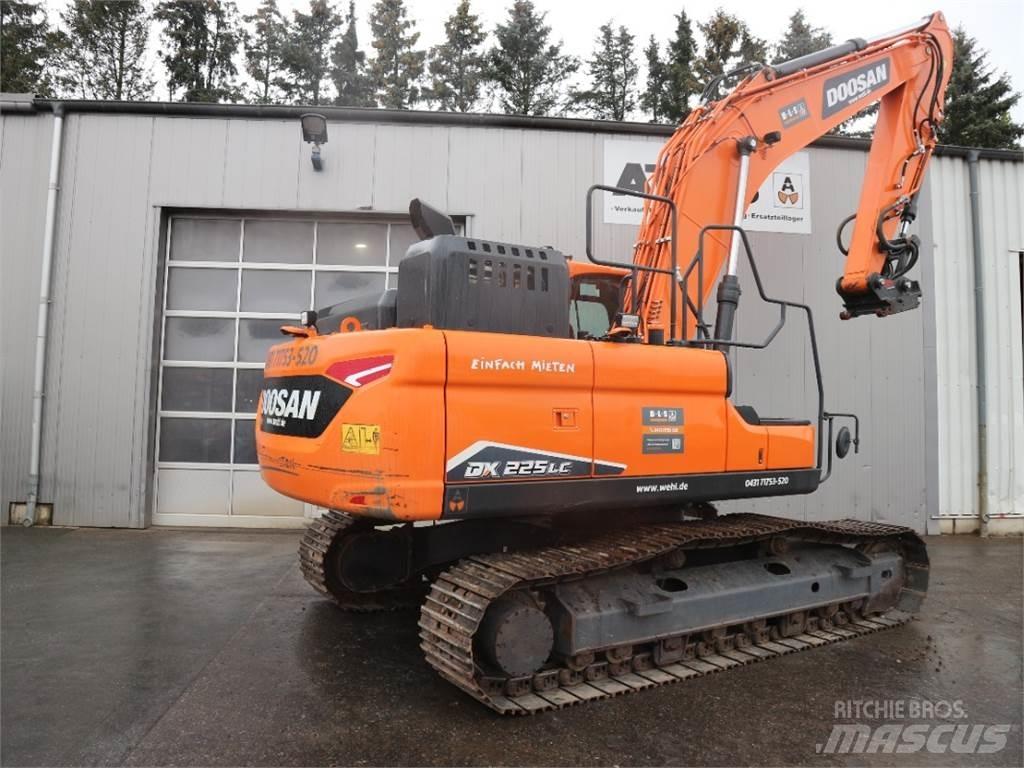 Doosan DX225LC-7 履带挖掘机