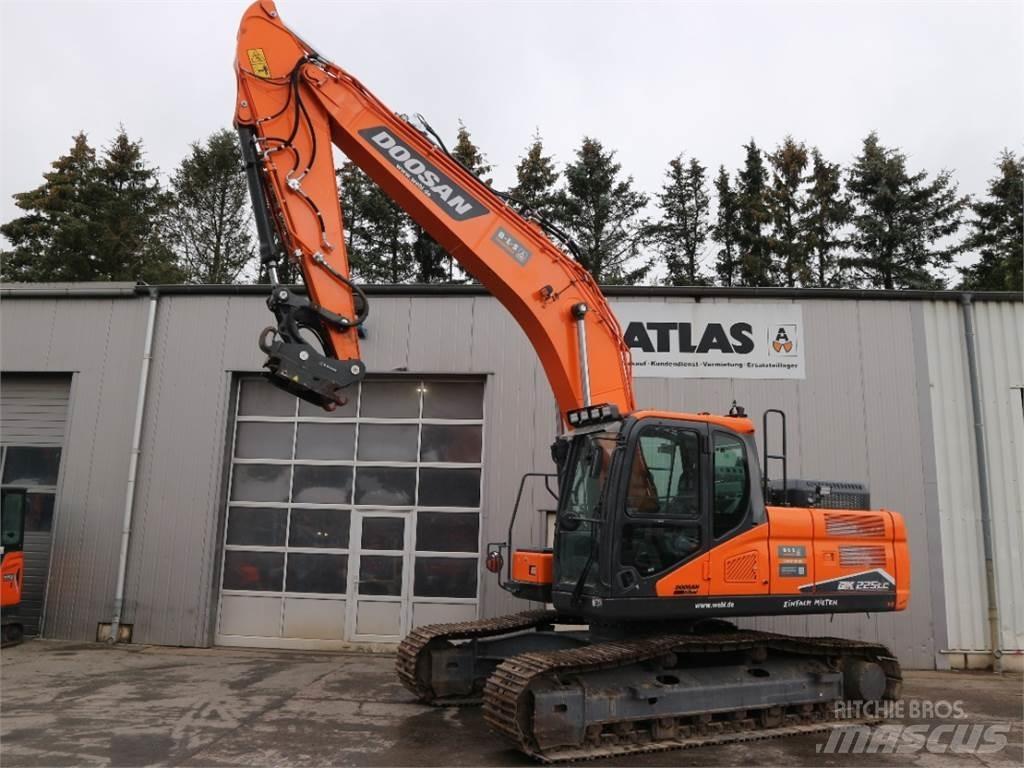Doosan DX225LC-7 履带挖掘机