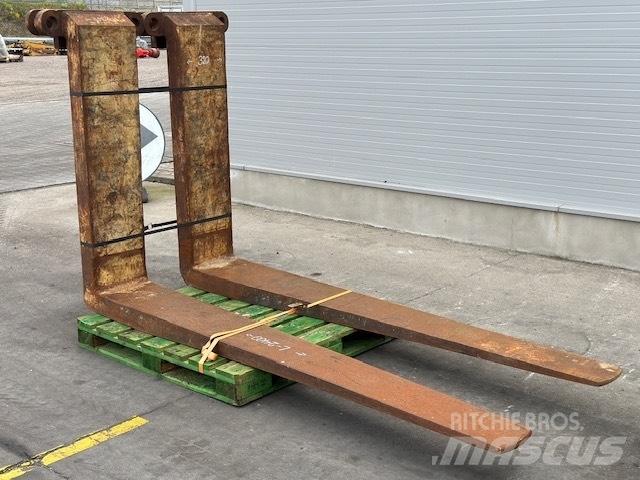 CAT 25-30 ton /988 叉子
