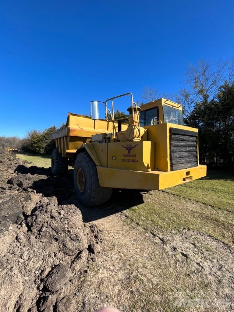CAT D 30 D 铰接式自卸车