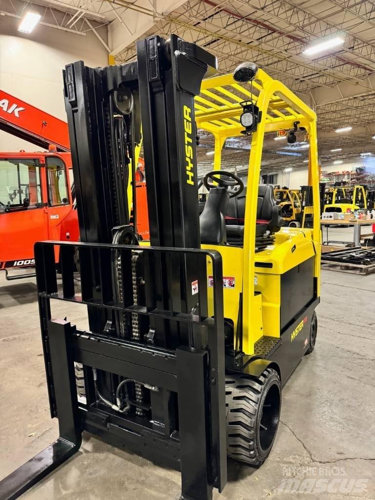 Hyster E100XN 电动叉车