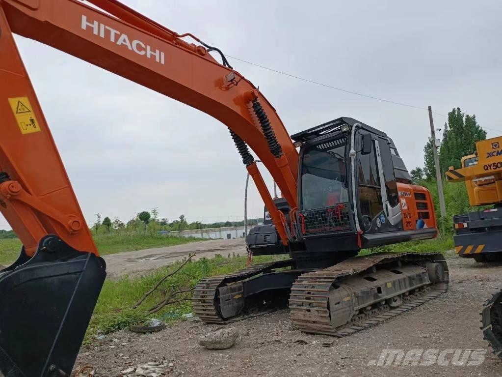 Hitachi ZX210 履带挖掘机