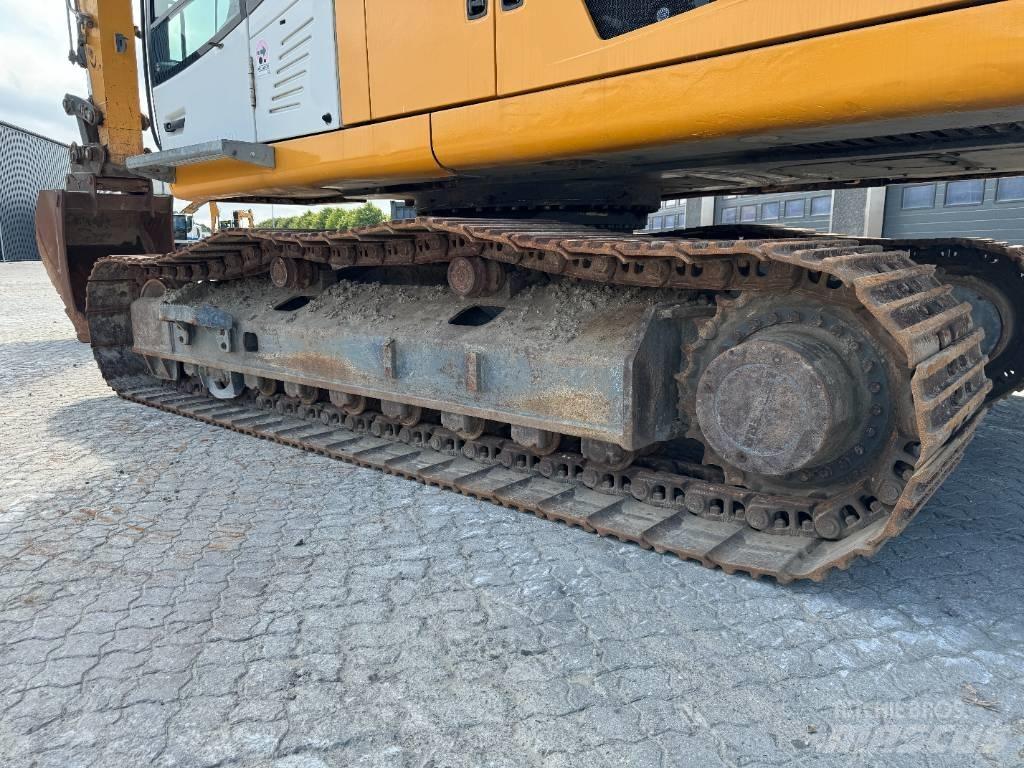 Liebherr R946 LC 履带挖掘机