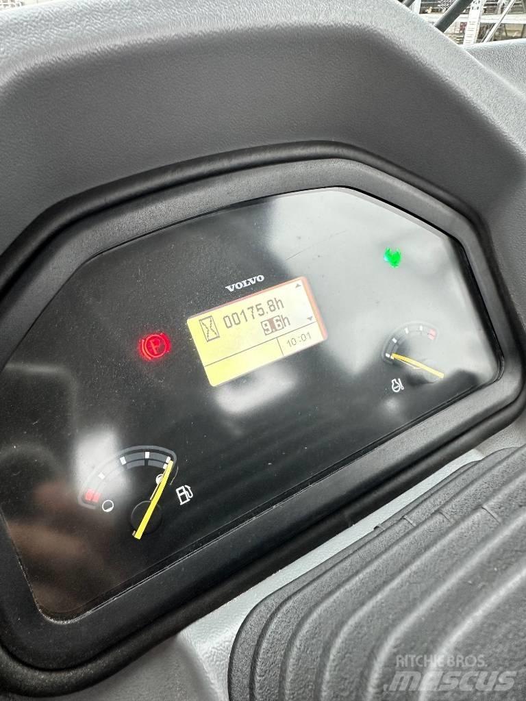 Volvo Radlader L30G 轮式装载机
