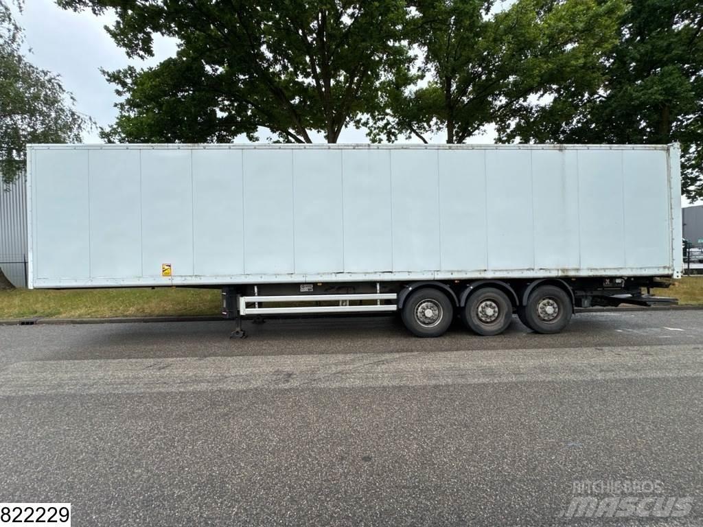 Samro gesloten bak 半挂厢式车