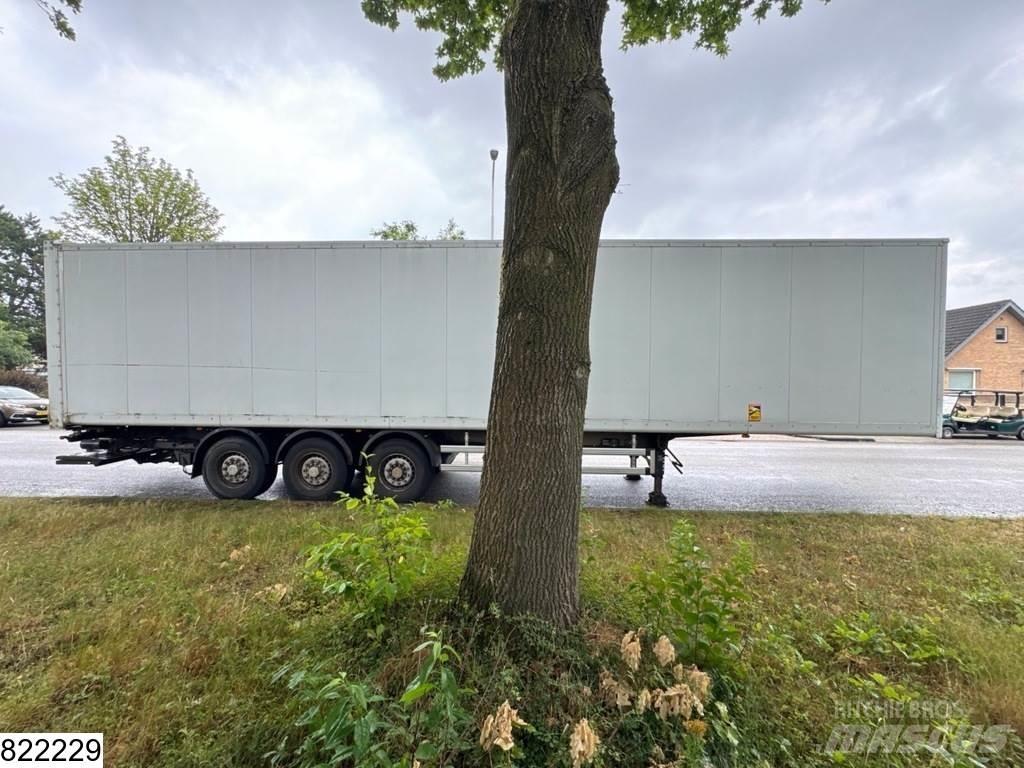 Samro gesloten bak 半挂厢式车
