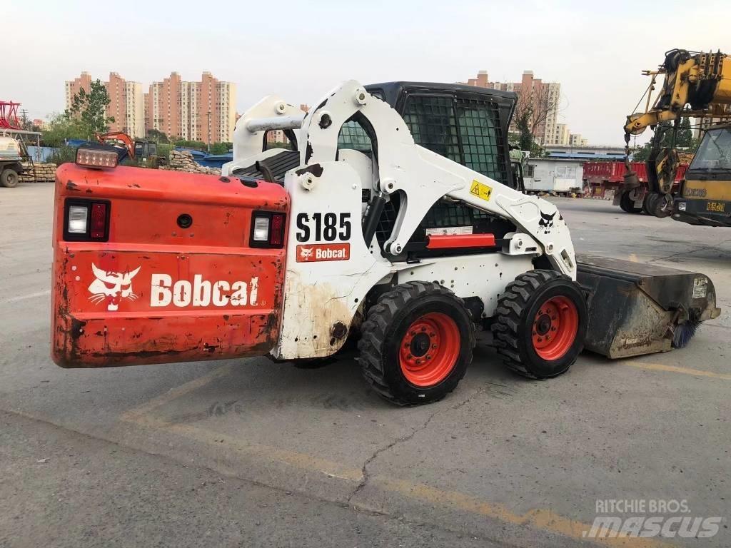 Bobcat S185 滑移装载机