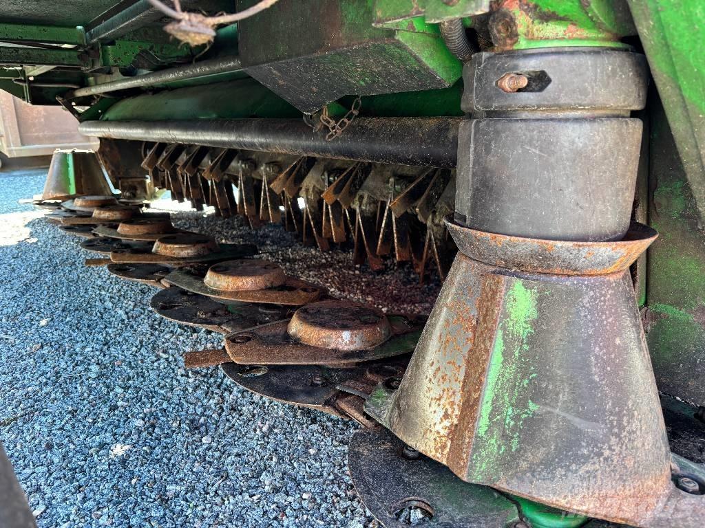 John Deere 131 割草调节装置