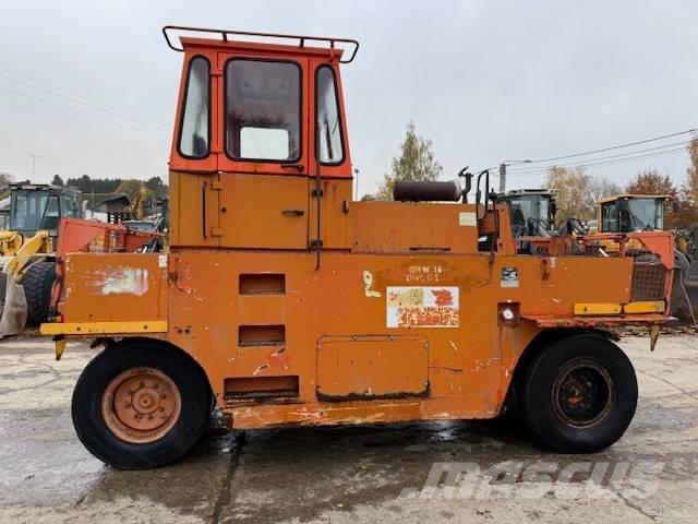 Hamm GRW 15 胶轮压路机