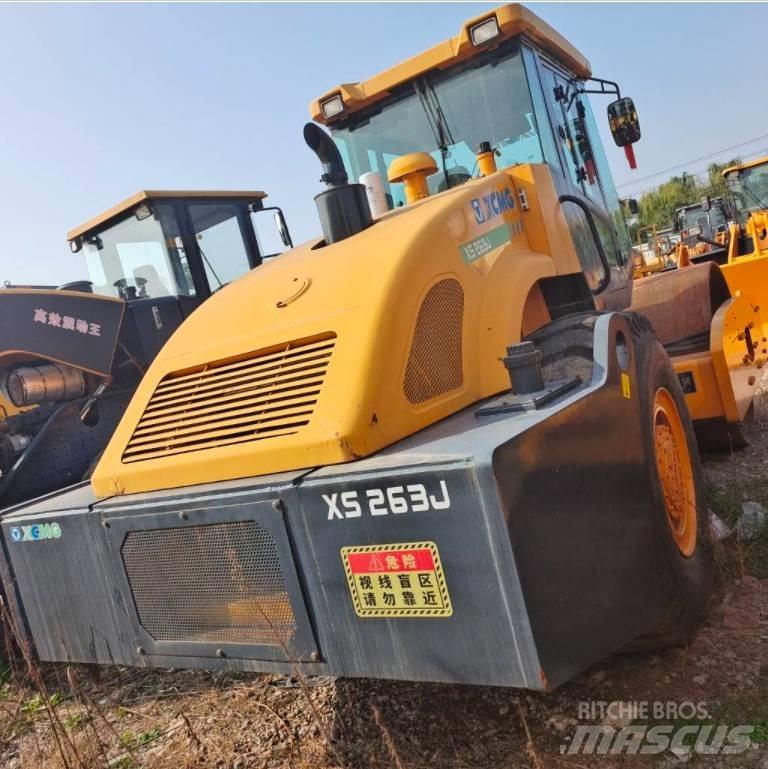 XCMG XS 263 J 单轮压路机