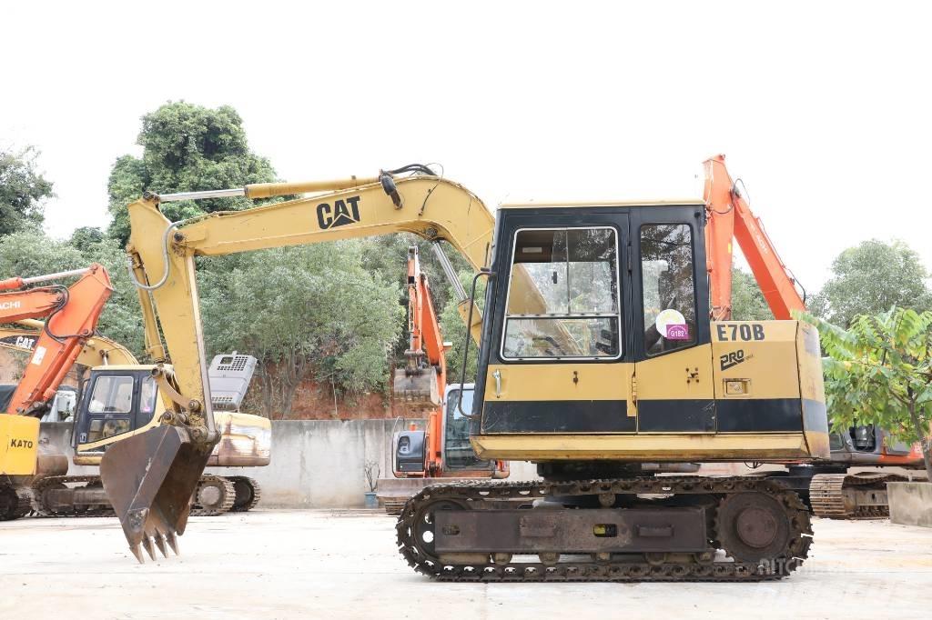 CAT E 70 B 小型挖掘机