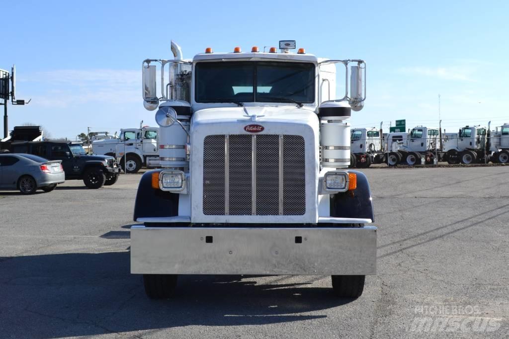 Peterbilt 367 牵引车