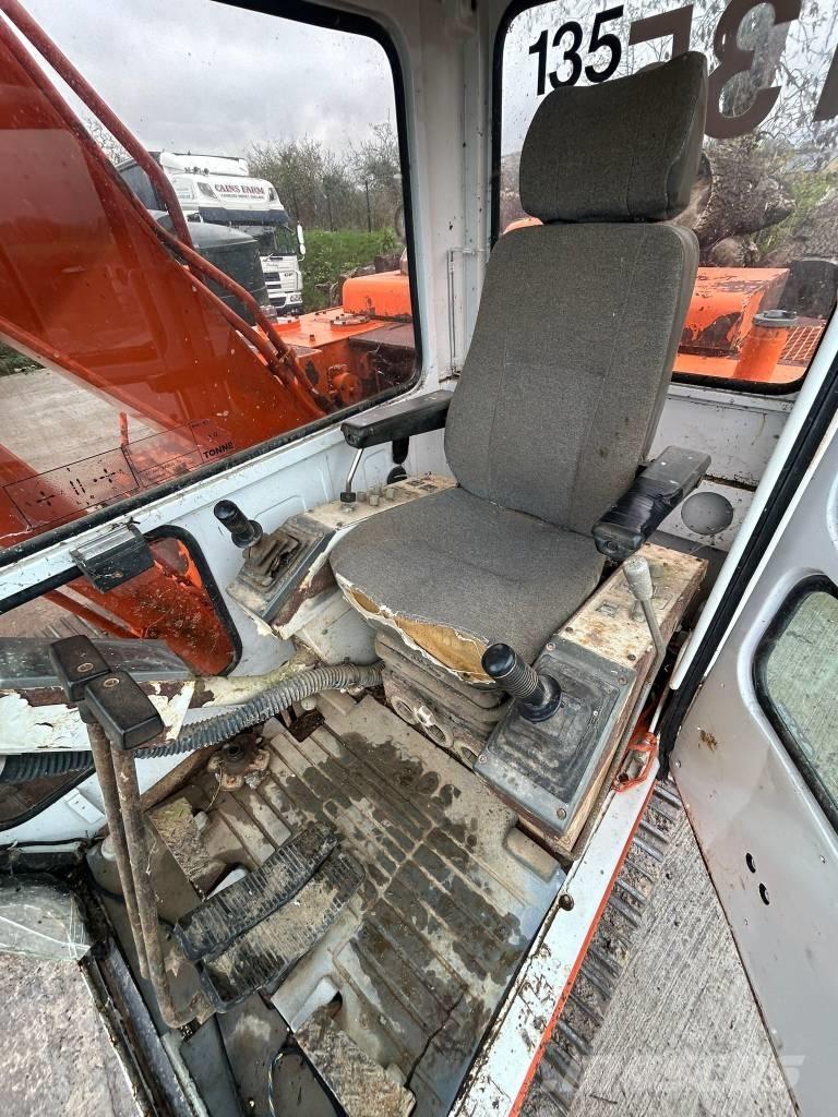 Daewoo DH 130 履带挖掘机