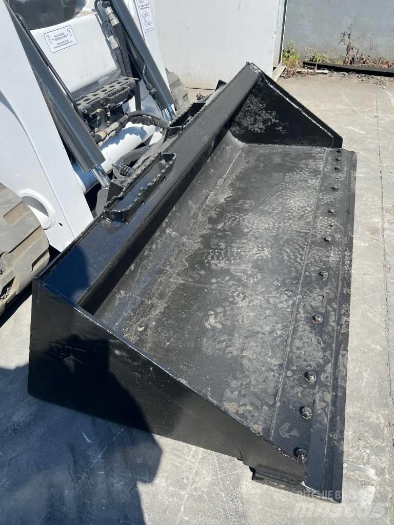 Bobcat T 740 滑移装载机