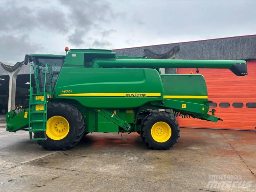 John Deere T 670 i 联合收割机