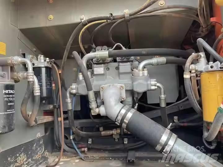 Hitachi ZX 250 履带挖掘机