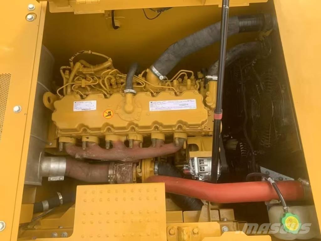 CAT 320 履带挖掘机