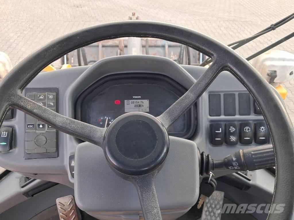 Volvo L 30 G 轮式装载机