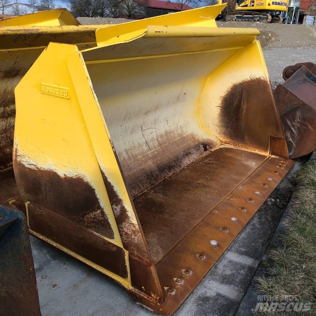 Komatsu WA470-8 轮式装载机