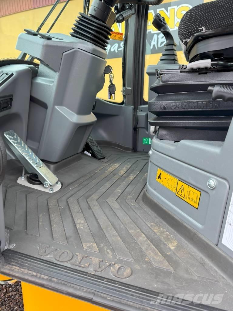 Volvo L 30 HS 轮式装载机