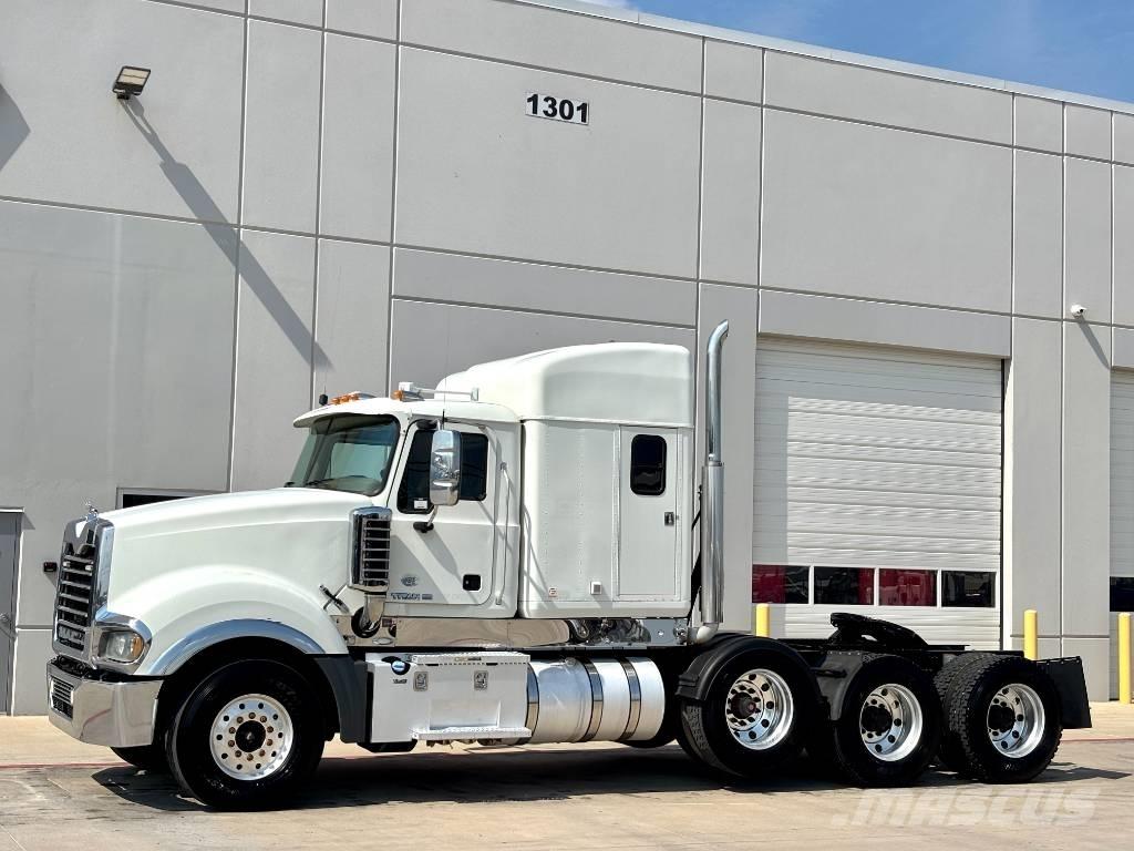 Mack Titan TD 713 牵引车