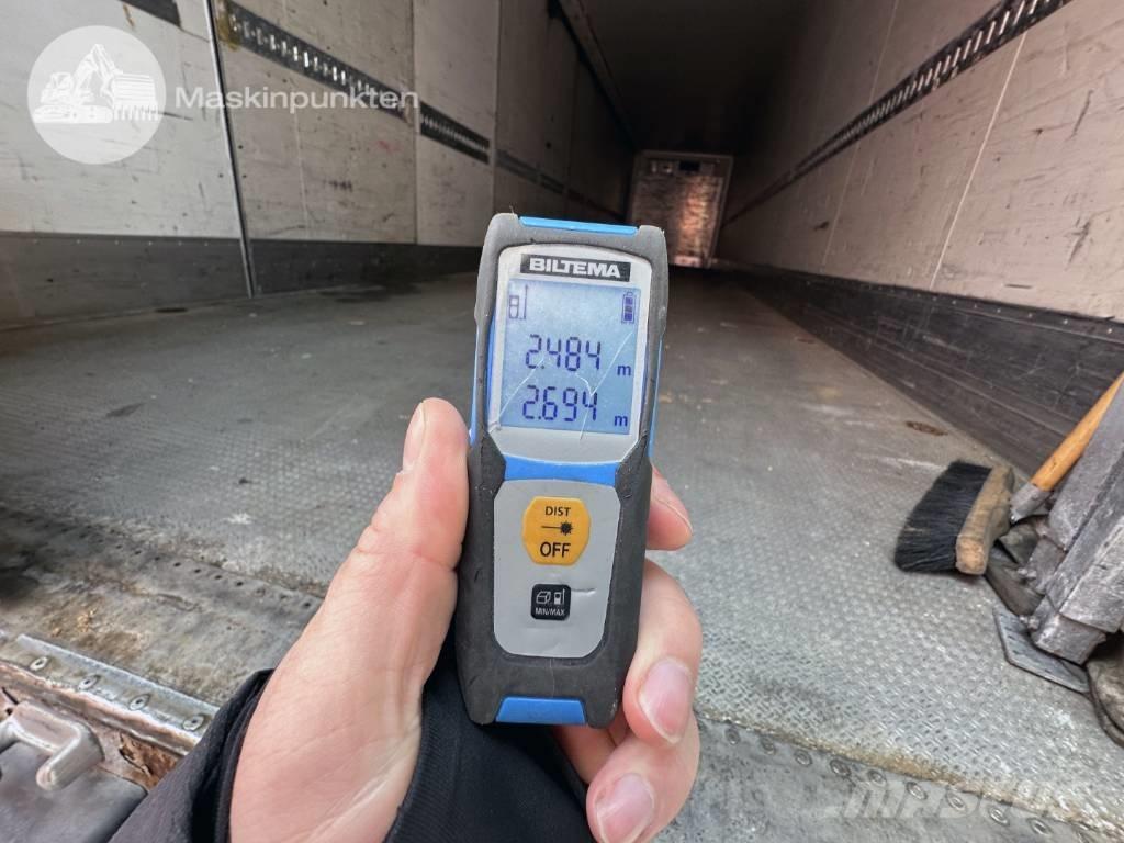 Schmitz SKO 24 保温半挂车