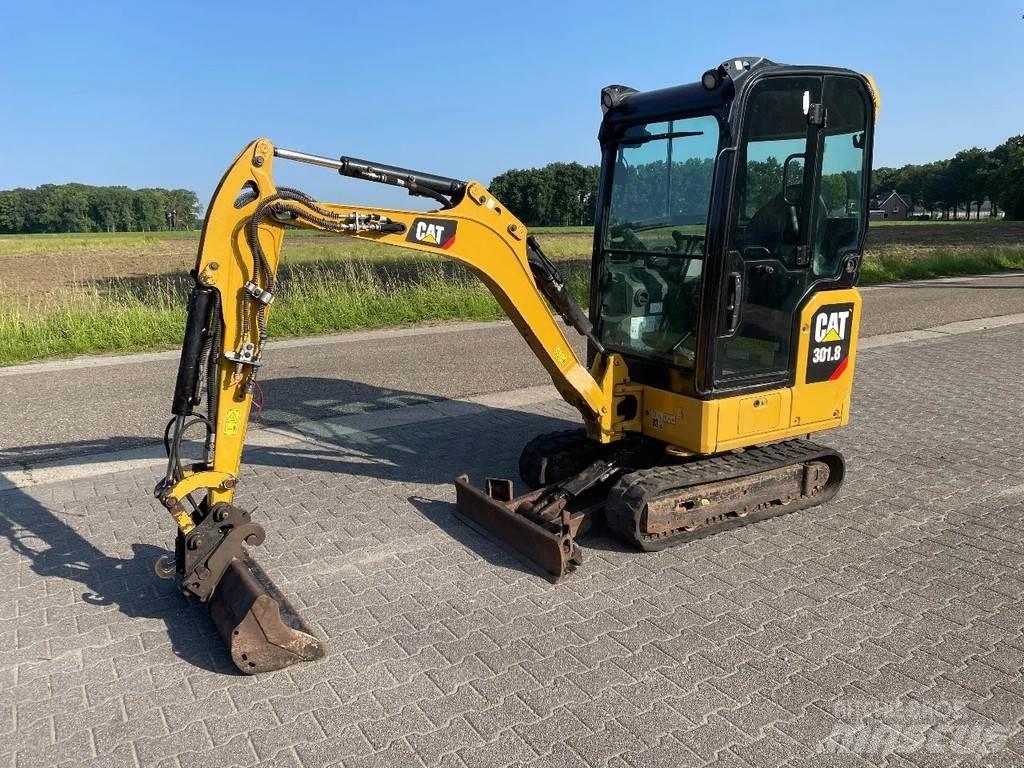 CAT 301.8 小型挖掘机
