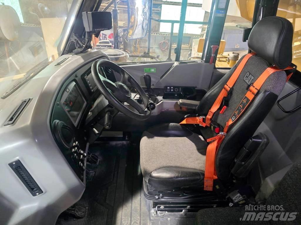 CAT 772G 铰接式自卸车