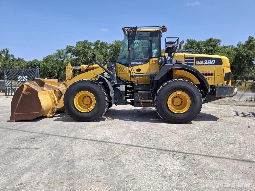 Komatsu WA 380-8 小型装载机