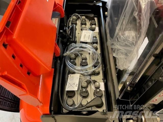 Toyota SWE 120 L 手推堆垛车