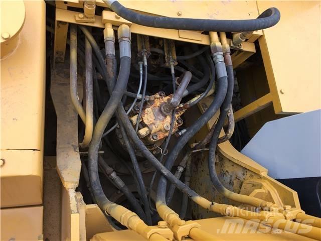 Sumitomo S280 履带挖掘机