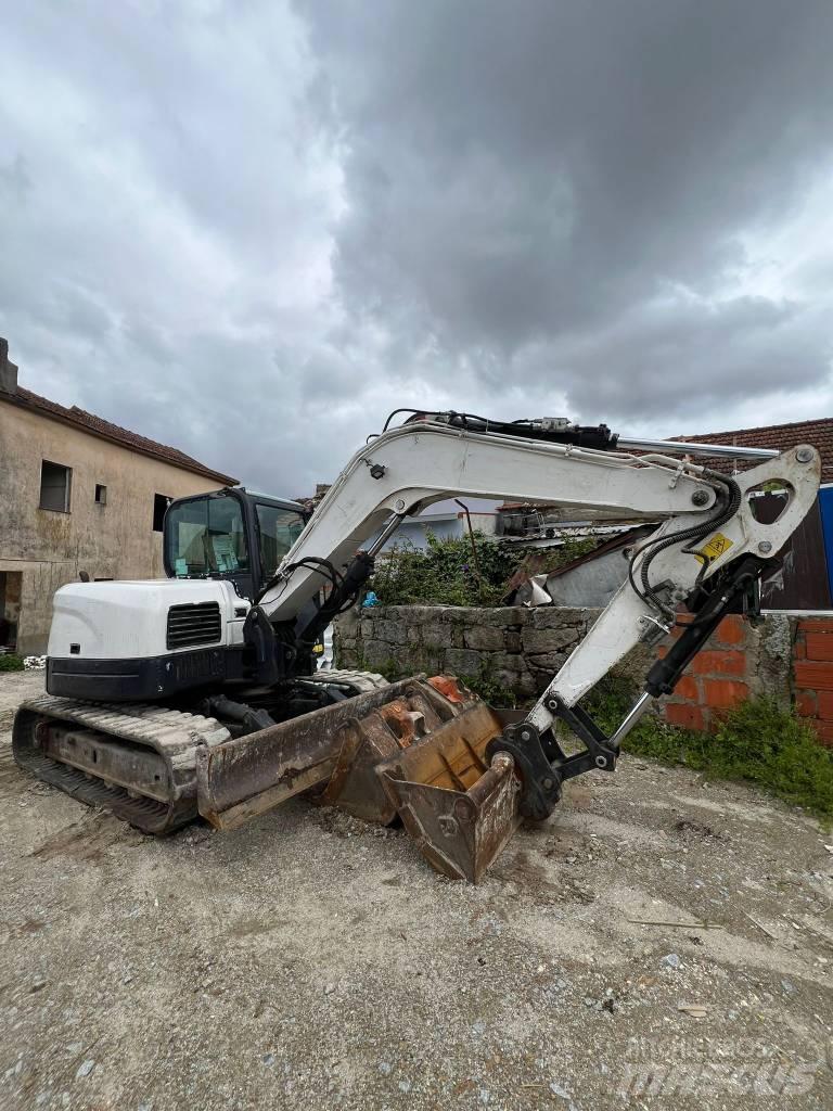 Bobcat E85 中型挖掘机
