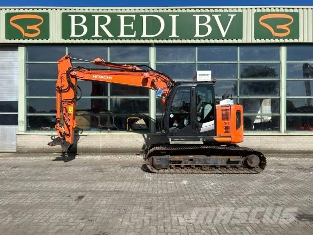 Hitachi ZX 135 US-6 履带挖掘机
