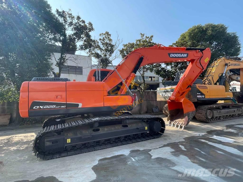 Doosan DX 225 LC 履带挖掘机