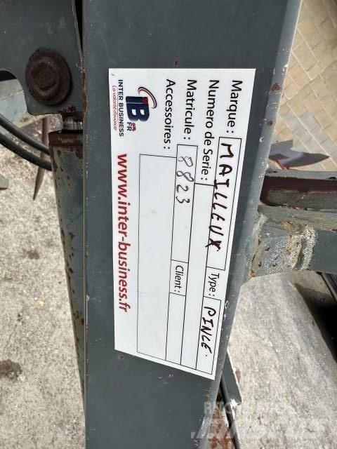 MAILLEUX MANIBALLE 货物钳车