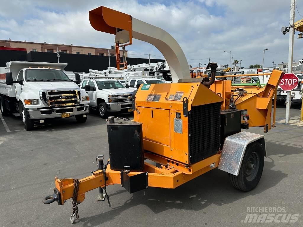 Altec CFD 1217 碎木拖车