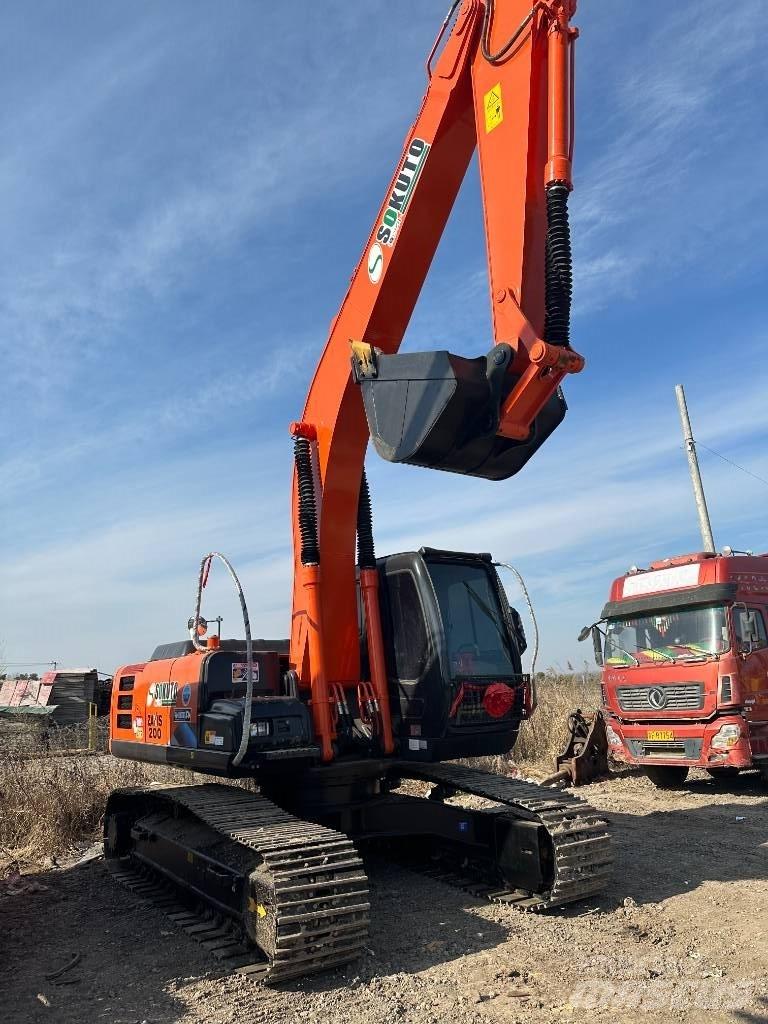 Hitachi ZX 200 履带挖掘机